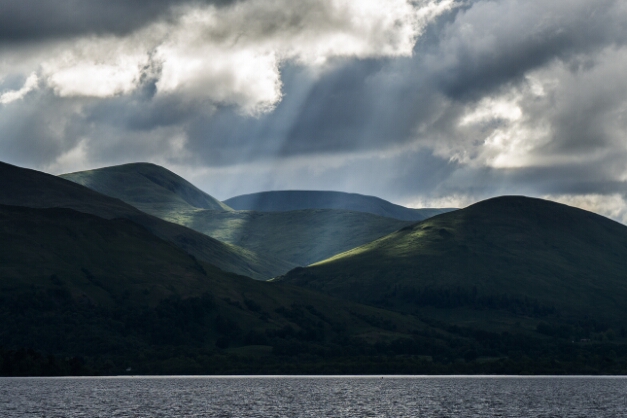 Am Ufer des Loch Lomond https://de.wikipedia.org/wiki/Loch_Lomond