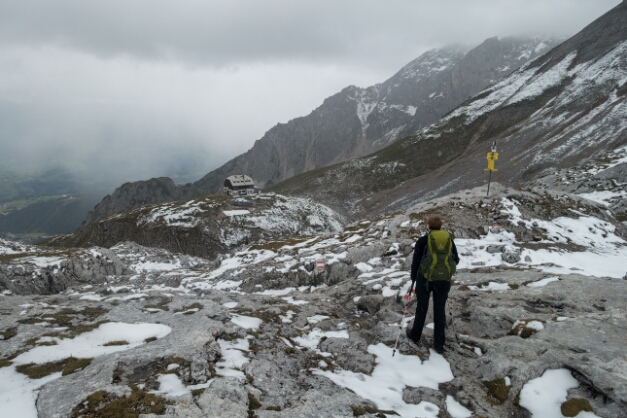 Blick auf das Guttenberghaus (2146m)