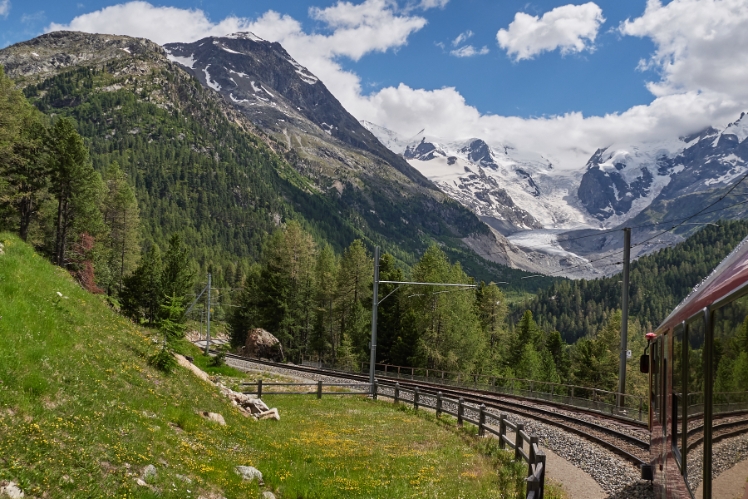 Berninagletscher aus dem Bernina Express